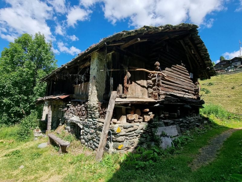 poi-rascard-detto-anche-casa-di-dina-chasseur-1774860751